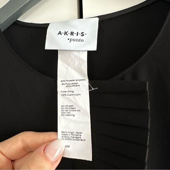 AKRIS PUNTO Sleeveless Plisse Detail Shift Black - Picture 5 of 8